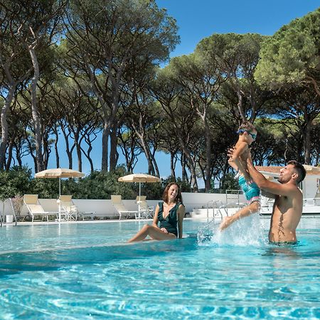 The Sense Experience Resort Follonica Dış mekan fotoğraf The swimming pool at the resort